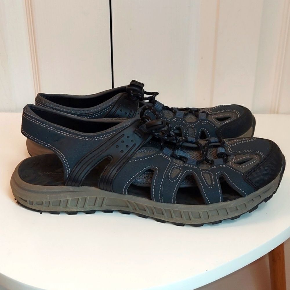 Ozark Trail Navy Blue Closed Toe Water Sandals 8